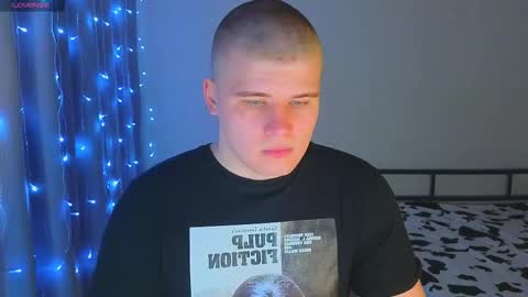 Snapshot of kittenmur chatting on December 1, 2025, 9:36 am Vlad online show from December 1, 2025, 9:36 am