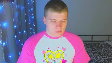 Snapshot of kittenmur chatting on December 15, 2025, 12:48 am Vlad online show from December 15, 2025, 12:48 am