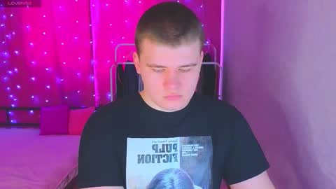 Snapshot of kittenmur chatting on January 16, 2026, 7:34 am Vlad online show from January 16, 2026, 7:34 am