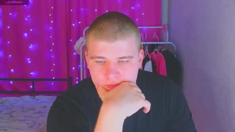 Snapshot of kittenmur chatting on February 21, 2026, 9:05 pm Vlad online show from February 21, 2026, 9:05 pm