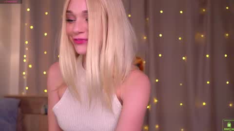 Tessa online show from December 7, 2024, 7:21 pm