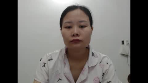 kitti_baby2x online show from April 13, 2026, 4:29 am