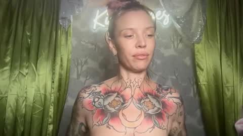 Snapshot of kittjones33 chatting on May 17, 2026, 8:49 pm kittjones33 online show from May 17, 2026, 8:49 pm