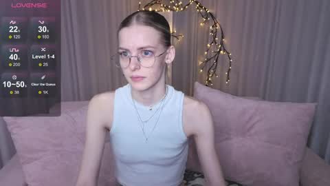 Kitty online show from May 13, 2026, 1:03 am