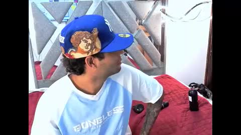 Snapshot of kitty_and_masterboy chatting on November 18, 2025, 2:50 am kitty_and_masterboy online show from November 18, 2025, 2:50 am