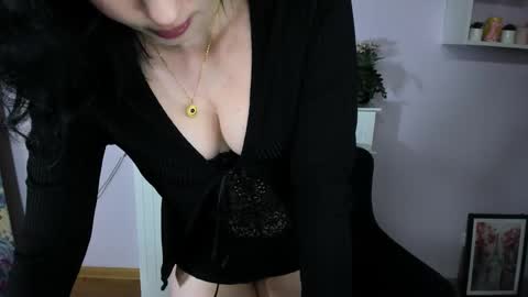 Snapshot of kitty_denise chatting on November 11, 2025, 10:21 pm Denise online show from November 11, 2025, 10:21 pm