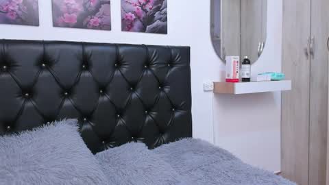 kitty_f00x online show from June 25, 2026, 7:40 pm