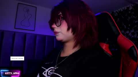 Snapshot of kitty_gang chatting on December 5, 2025, 2:20 am Camila online show from December 5, 2025, 2:20 am