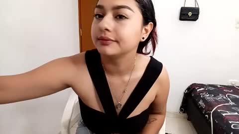 Snapshot of kitty_hottt_ chatting on November 25, 2025, 9:59 pm giss online show from November 25, 2025, 9:59 pm