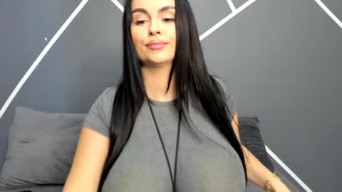 Snapshot of kitty_hotx chatting on October 21, 2025, 6:03 am kitty_hotx online show from October 21, 2025, 6:03 am