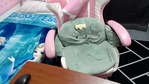 Kate online show from November 10, 2025, 6:29 pm