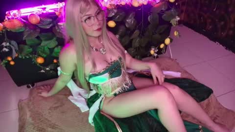 Kitty online show from November 21, 2025, 3:05 am