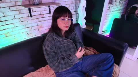 Kitty online show from November 25, 2025, 9:59 pm