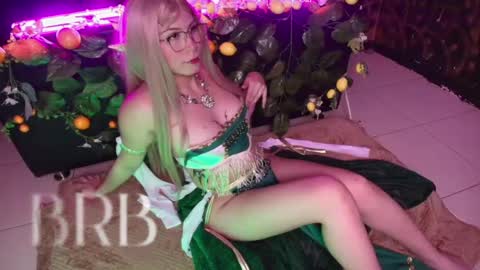 Kitty online show from May 11, 2026, 2:39 am