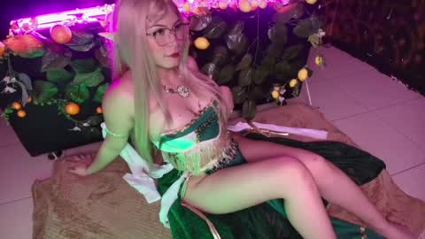 Kitty online show from May 20, 2026, 2:51 am