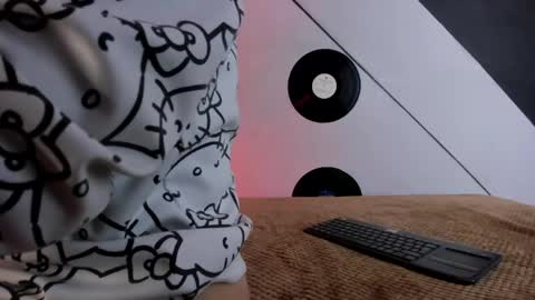 Kitty online show from May 23, 2026, 3:01 am