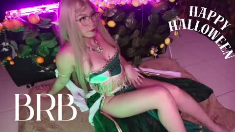 Kitty online show from May 27, 2026, 2:52 am