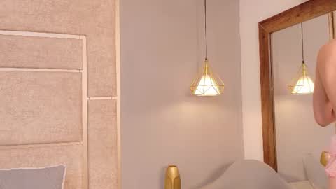 kitty_model online show from June 24, 2026, 12:04 pm