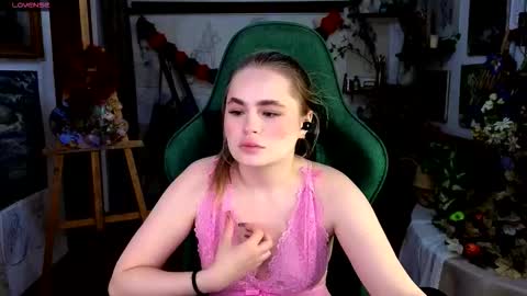 Snapshot of kitty_pantera chatting on October 19, 2025, 10:49 am kitty_pantera online show from October 19, 2025, 10:49 am