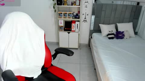 kitty_scoot online show from October 1, 2025, 1:33 am