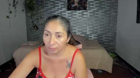 Snapshot of kitty_violet_ chatting on September 13, 2025, 5:29 am violet online show from September 13, 2025, 5:29 am