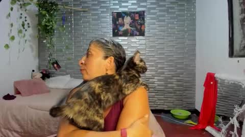 Snapshot of kitty_violet_ chatting on September 22, 2025, 3:30 am violet online show from September 22, 2025, 3:30 am