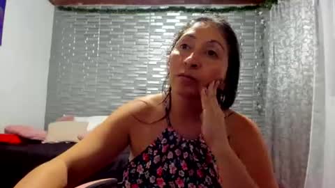 Snapshot of kitty_violet_ chatting on March 1, 2026, 4:25 am violet online show from March 1, 2026, 4:25 am