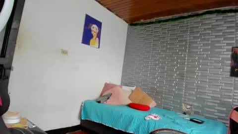 Snapshot of kitty_violet_ chatting on March 28, 2026, 3:11 pm violet online show from March 28, 2026, 3:11 pm