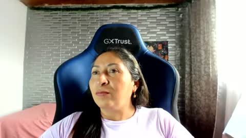 Snapshot of kitty_violet_ chatting on July 11, 2026, 6:43 pm violet online show from July 11, 2026, 6:43 pm