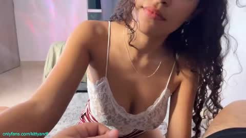 Snapshot of kittyand chatting on February 14, 2025, 3:22 am Kitty black hair 19 years Isa red hair18 years John 21 years online show from February 14, 2025, 3:22 am
