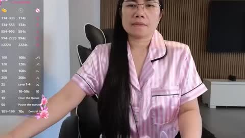 kittybabe0528 online show from May 18, 2026, 6:30 am
