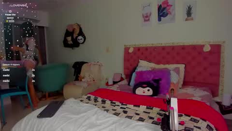 Snapshot of kittychannel_ chatting on November 27, 2025, 5:53 am KittyChanel online show from November 27, 2025, 5:53 am