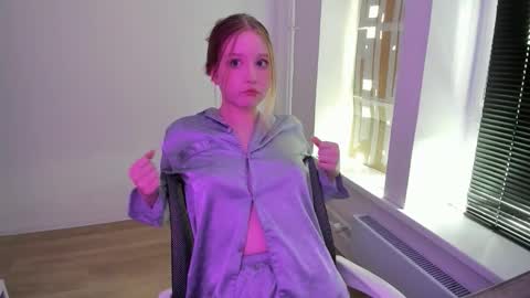 Snapshot of kittydollstella chatting on December 15, 2025, 2:27 am kittydollstella online show from December 15, 2025, 2:27 am