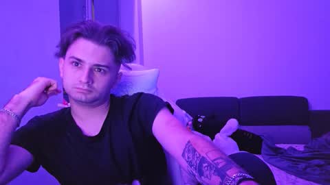 Snapshot of kittyeliz chatting on December 15, 2025, 10:03 pm Eliz online show from December 15, 2025, 10:03 pm