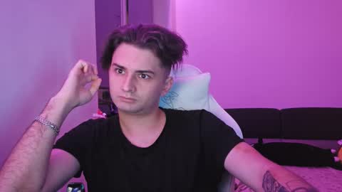 Snapshot of kittyeliz chatting on December 18, 2025, 8:59 pm Eliz online show from December 18, 2025, 8:59 pm