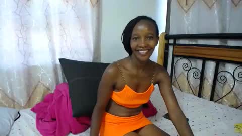 Snapshot of kittyfay_ chatting on January 16, 2026, 7:45 am Fay online show from January 16, 2026, 7:45 am