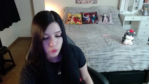 Snapshot of kittykat18x chatting on October 28, 2025, 1:20 am Isabel online show from October 28, 2025, 1:20 am