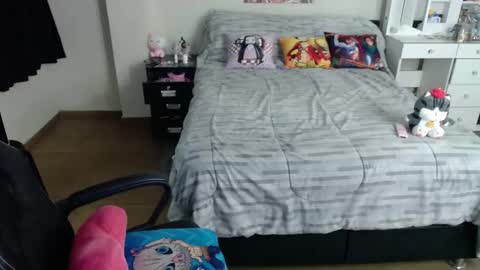 Snapshot of kittykat18x chatting on October 29, 2025, 2:58 am Isabel online show from October 29, 2025, 2:58 am