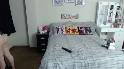 Snapshot of kittykat18x chatting on December 2, 2025, 10:38 pm Isabel online show from December 2, 2025, 10:38 pm