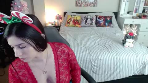 Snapshot of kittykat18x chatting on December 16, 2025, 2:38 am Isabel online show from December 16, 2025, 2:38 am