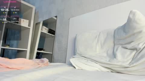 Snapshot of kittyloffe chatting on September 16, 2025, 3:35 pm Monika online show from September 16, 2025, 3:35 pm