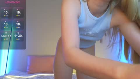 Snapshot of kittyloffe chatting on January 14, 2026, 3:23 am Monika online show from January 14, 2026, 3:23 am