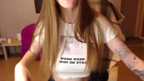 KittyloveMoon online show from May 20, 2026, 3:51 pm