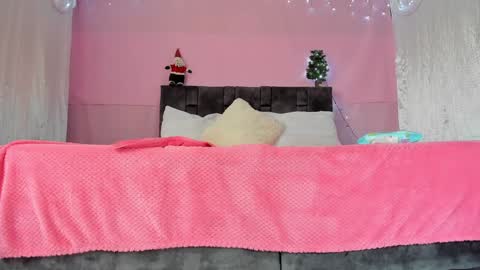 Snapshot of kittymyers chatting on December 25, 2024, 4:22 pm kitty  online show from December 25, 2024, 4:22 pm