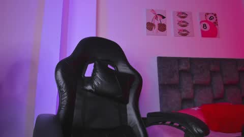 kitty online show from May 18, 2026, 5:52 pm