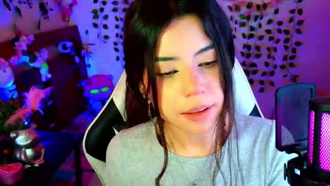 Kittyuwu  online show from November 12, 2025, 7:24 pm