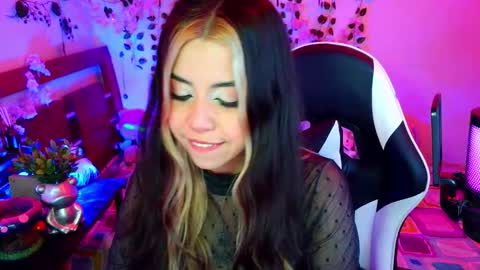 Snapshot of kittyuwu_ chatting on February 20, 2026, 7:10 am Kittyuwu online show from February 20, 2026, 7:10 am