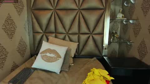 Snapshot of kittyvelvet_ chatting on March 7, 2025, 12:34 pm kittyvelvet_ online show from March 7, 2025, 12:34 pm