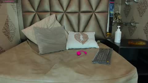 Snapshot of kittyvelvet_ chatting on March 11, 2025, 3:02 pm kittyvelvet_ online show from March 11, 2025, 3:02 pm