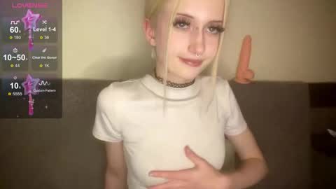 kittywithu online show from November 14, 2025, 12:26 pm